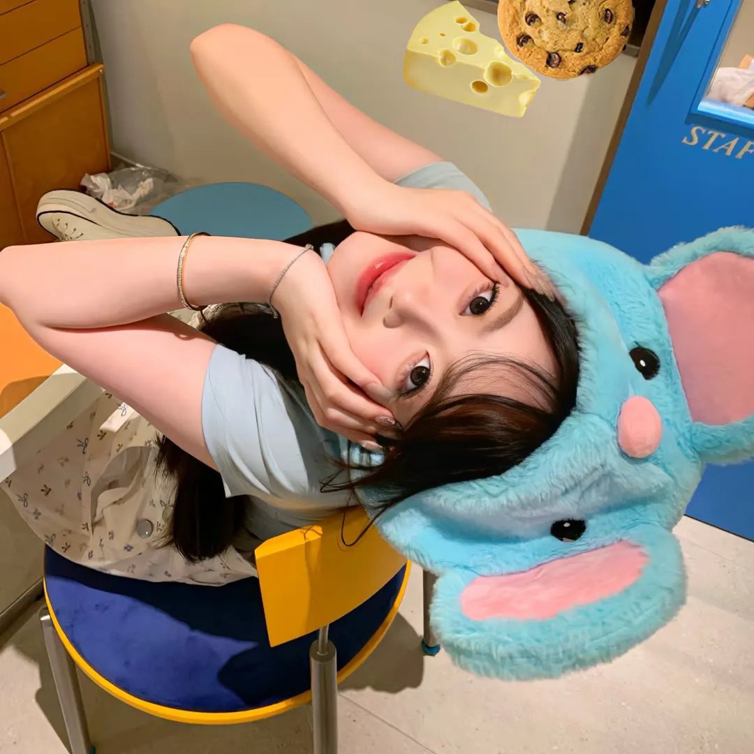 昂首挺胸